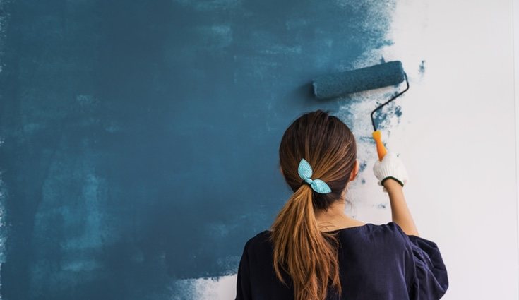 Preparación de habitación con empapelado adecuado