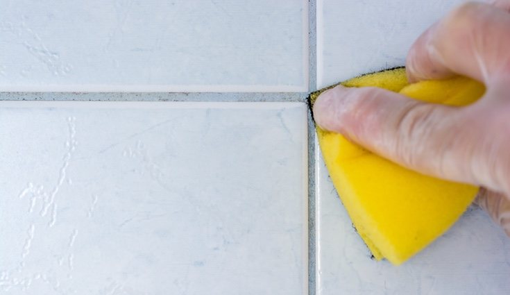 Limpieza de azulejos de baño