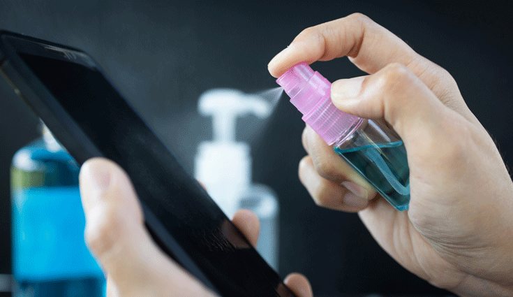 Usa productos específicos para limpiar tu teléfono móvil