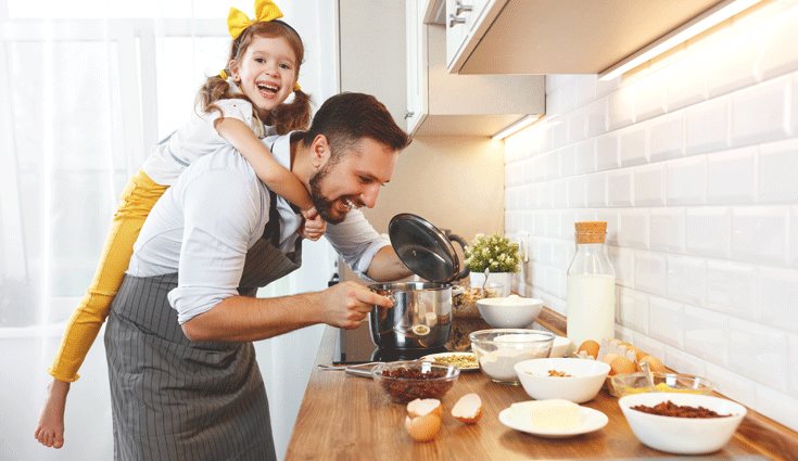 Cocinar es una buena opción para hacer en familia