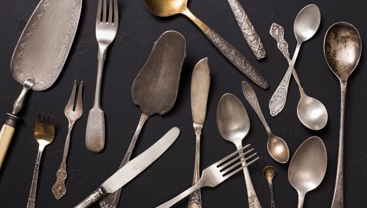 Si quieres recuperar el brillo en tu cubertería de plata usa pasta de dientes
