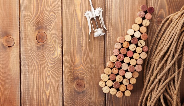 Las composiciones fabricadas con corchos son una alternativa muy original a los cuadros