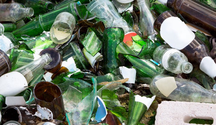 Hay productos, como las bombillas, que tienen su propio contenedor no tiene que arrojarse al de vidrio