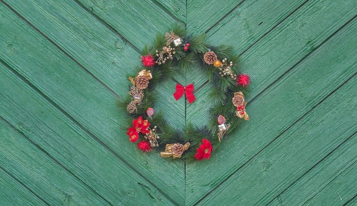 Las flores para decorar no necesariamente tienen que estar en un jarrón