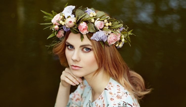 Las coronas son un bonito complemento para una boda, por ejemplo