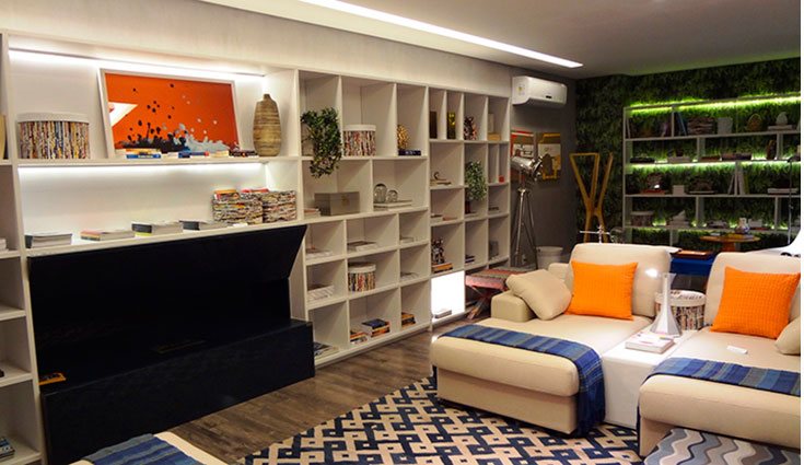 Una de las tendencias más vanguardistas del momento es la de colocar libros por toda la casa