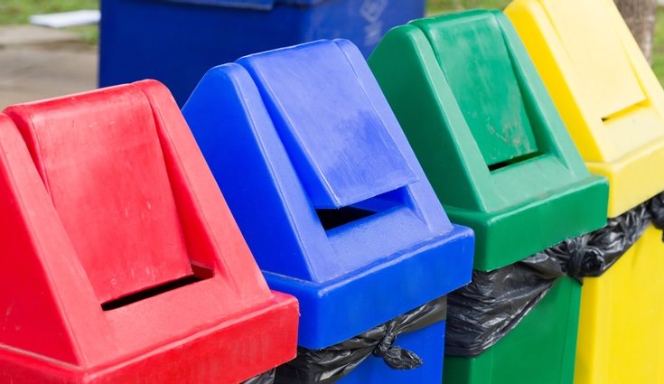 Los residuos se deben separar en función de su origen o material en distintos cubos