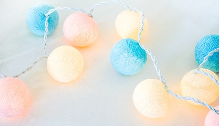 Hay infinidad de materiales con los que se pueden hacer las guirnaldas de luces, además muy económicos