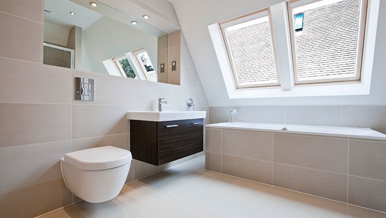 Los muebles flotantes permiten ahorrar espacio y colocar cosas debajo