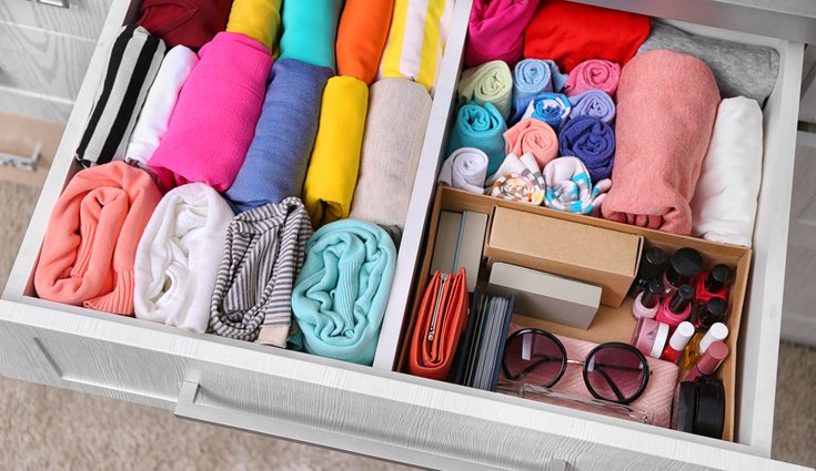 Marie Kondo propone doblar la ropa de forma vertical