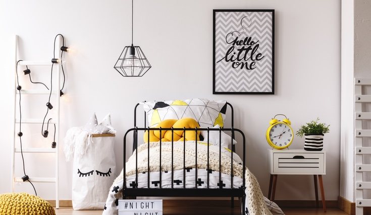 Las láminas se deben colocar por encima de los ojos para captar la atención