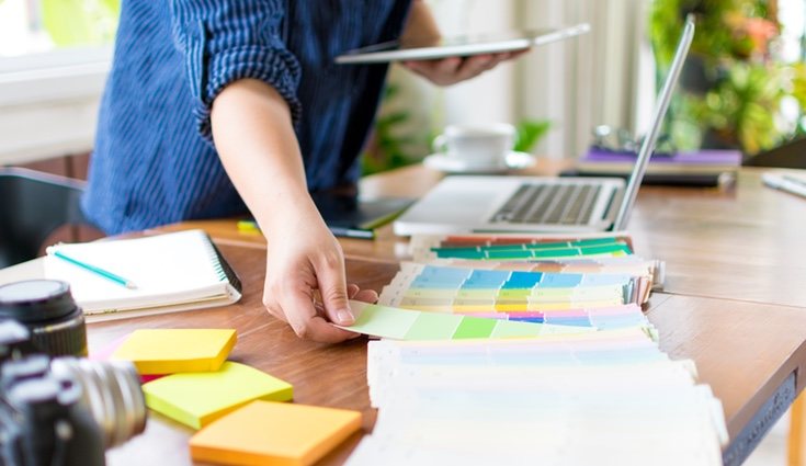 También podemos encontrar la Guía Pantone en Internet