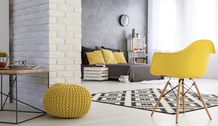 Puedes usar el color natural o pintarlo de blanco como en la imagen