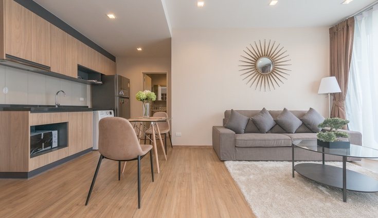 Las telas deben ser lisas y de tonalidades neutras