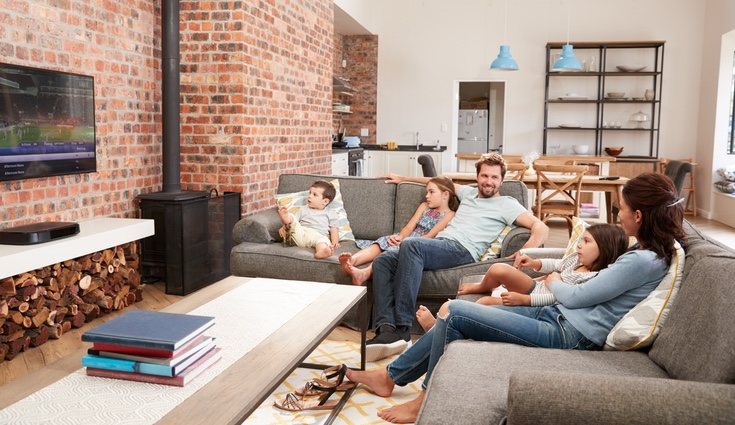 El salón puede convertirse en un punto de reunión para la familia o relajarse