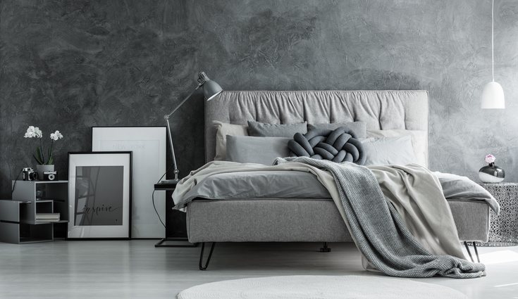 Los ambientes monocromáticos blancos, negros y grises son más neutros, serios y elegantes