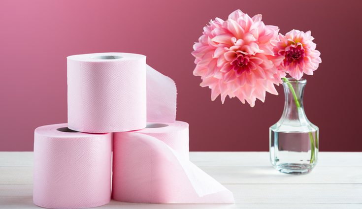 Los materiales que elijas para hacer tus flores pueden ser lo más original que quieras