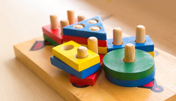 Además de los caramelos y chucherías también puedes meter juguetes dentro de tu piñata