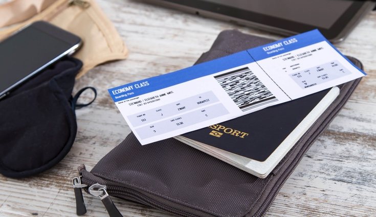 Invitar a la otra persona a cumplir un sueño como un viaje disimula el hecho de que está recibiendo un donación