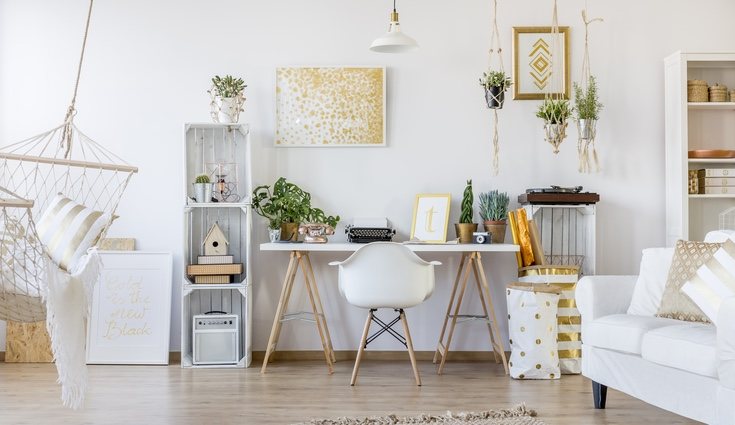 Dale un nuevo estilo a tu hogar usando pintura y detalles metalizados