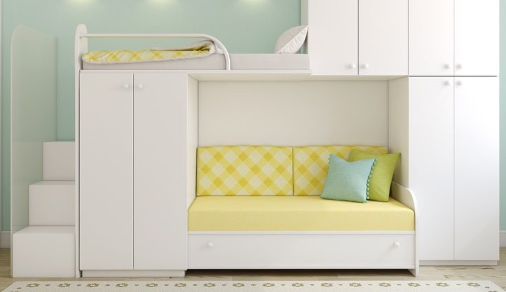 Durante el día se pueden poner cojines sobre la cama para convertirla en un sofá