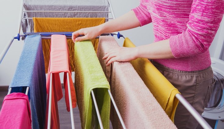 Coloca la ropa lo más estirada posible