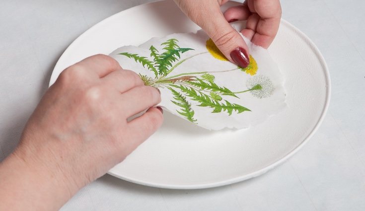 Se puede realizar en diferentes superficies como la cerámica