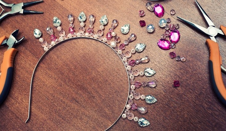 No puede haber nada mejor para recogerse el pelo que algo que hayamos hecho nosotros