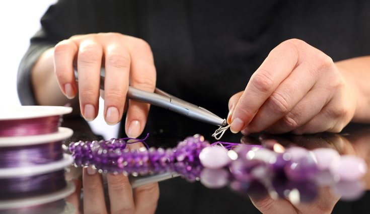 Ten muy a mano los alicates todo el rato, porque serán tu mejor aliado a la hroa de cortar alambre