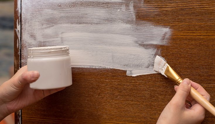 La pintura a la tiza ofrece un efecto decapado al instante