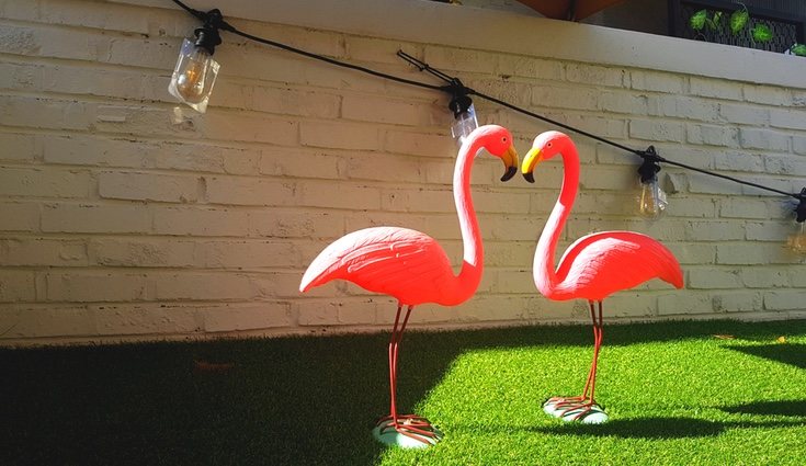 Esctulturas de flamencos para el jardín 