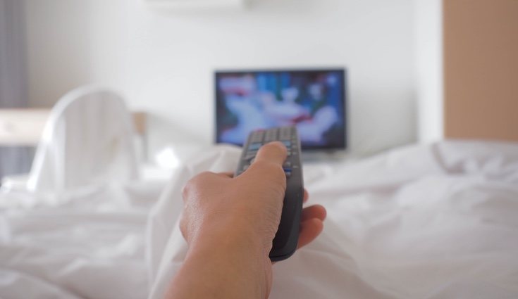 No tener una televisión en el dormitorio permitirá convertirlo en un lugar de más descanso