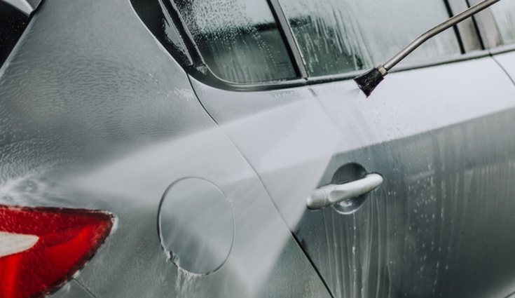 La parte exterior del coche es la más sensible, hay que tener mucho cuidado con la carrocería
