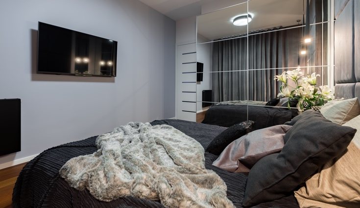 Guarda o esconde todos los aparatos electrónicos de tu habitación