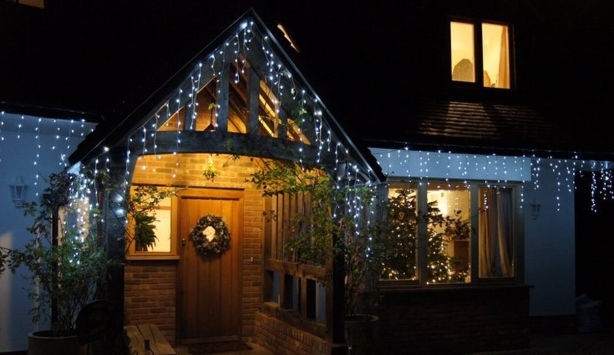 Navidad: Cómo decorar el exterior de tu casa - Bekia Hogar, image size:1250x723