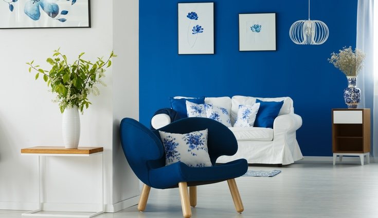 Hay que tener mucho cuidado porque el azul absorbe la luz y resta luminosidad al ambiente