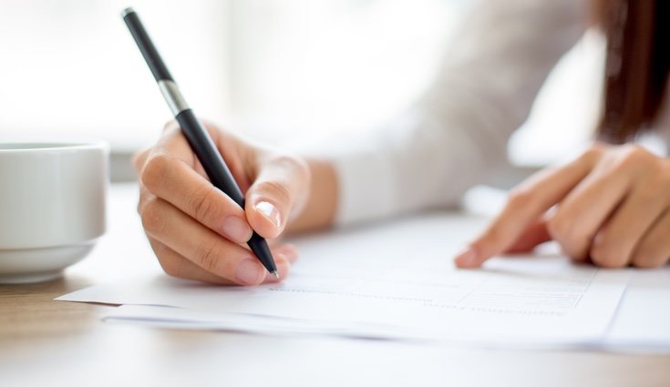 Lo que hay que hacer es inscribir el acuerdo de compraventa en el Registro de la Propiedad