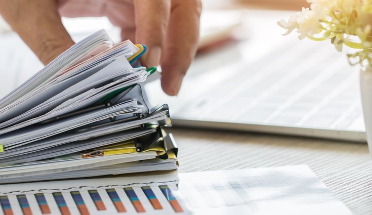 Es necesario llevar el DNI o pasaporte y una fotocopia del mismo