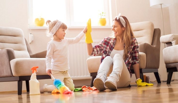 Colocar los juguetes se puede convertir en un juego para ellos