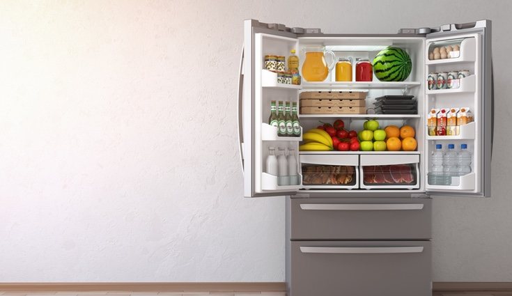 Pinta tu mini-nevera y utilízala como mesa auxiliar