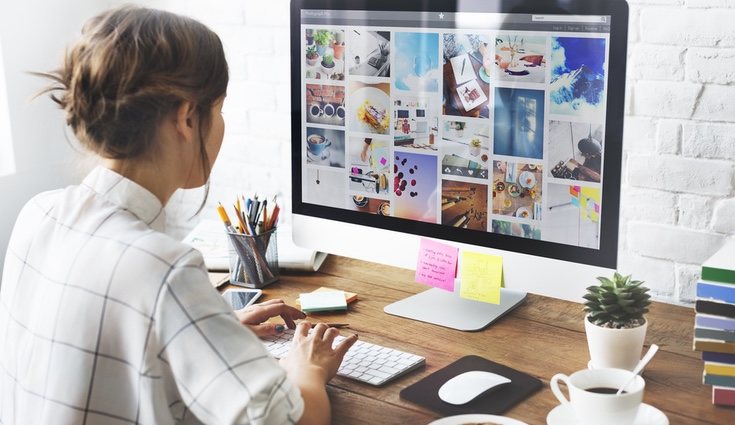 Un escritorio ordenado facilita la concentración y el rendimiento