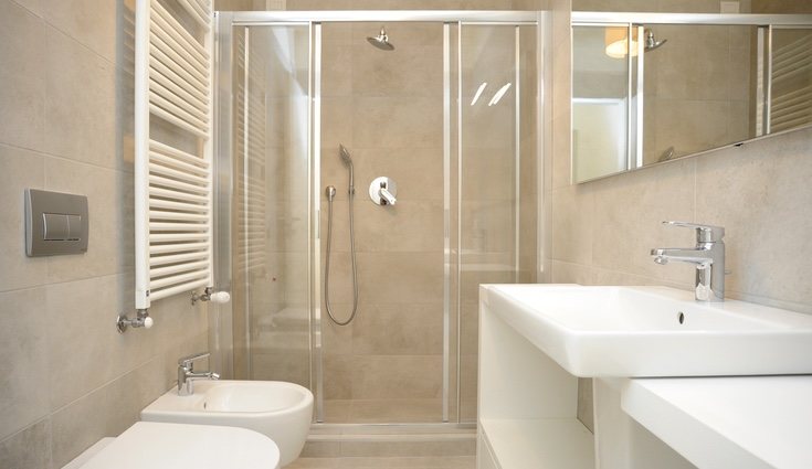 Las mamparas se adaptan al espacio de tu baño