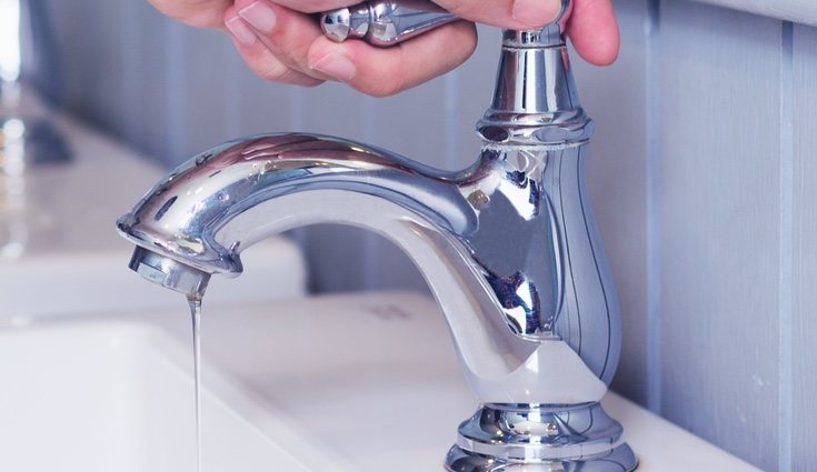 Los grifos de acabado cromado son los más comunes