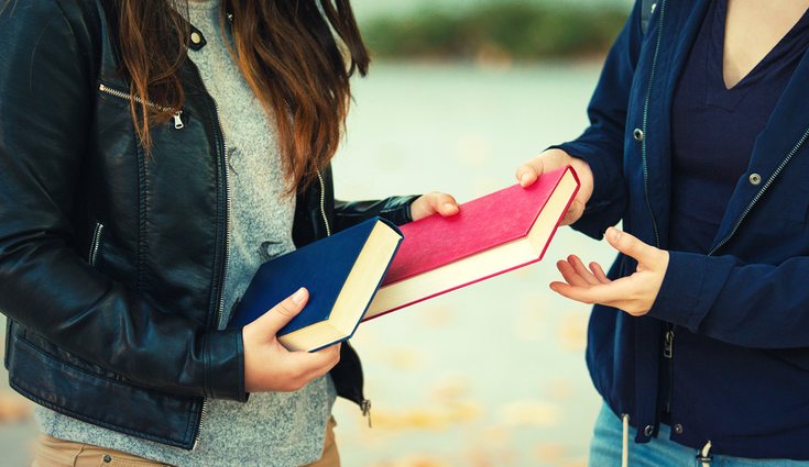 Si quieres deshacerte de un libro, recuerda que puedes venderlo o donarlo