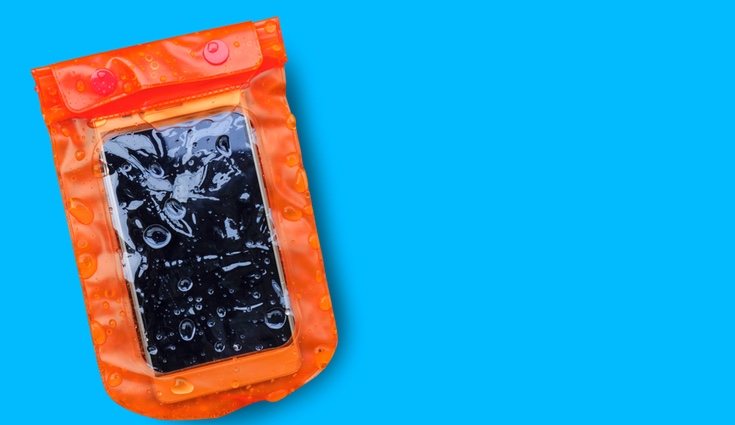 Lo ideal es proteger el movil con una funda aunque no lo sumerjas al agua