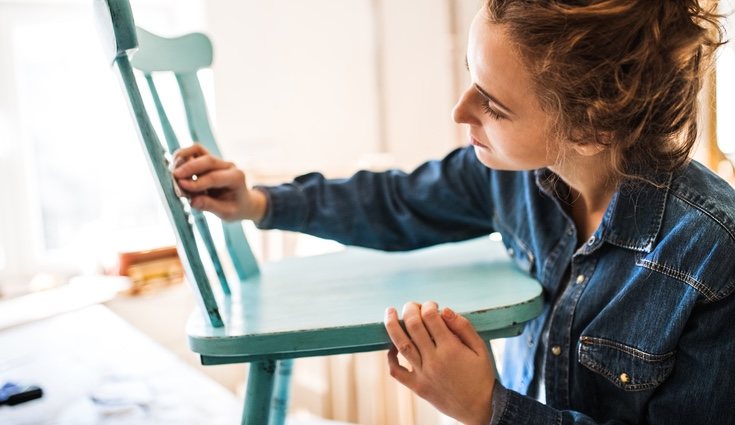 Tienes que tener en cuenta de qué material está hecho tu mueble