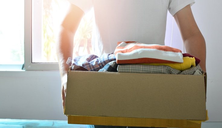 Separa en dos secciones la ropa que ya usas con la que ya no te vas a poner