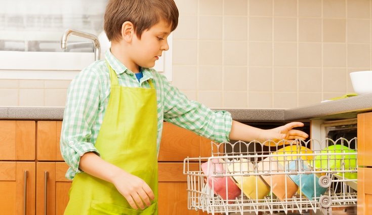 Con 8 años ya se pueden preparar el desayuno o vaciar el lavavajillas