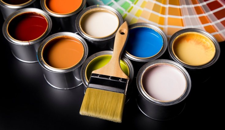 Para darle decoración a la pizarra juega con la gama de colores
