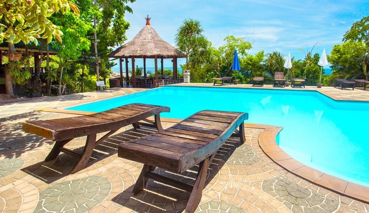 Hay que iformarse a la hora de vertir los productos químicos en la piscina